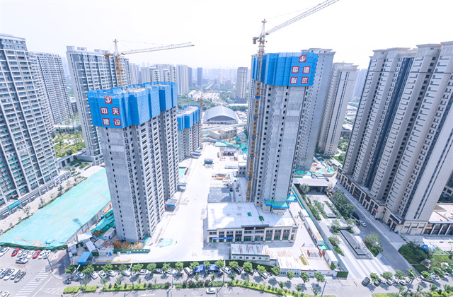 太原市万柏林区住建领域“安全月”活动暨房屋建筑工程现场观摩会在z6尊龙凯时北京集团龙湖天钜四五六七组团项目召开