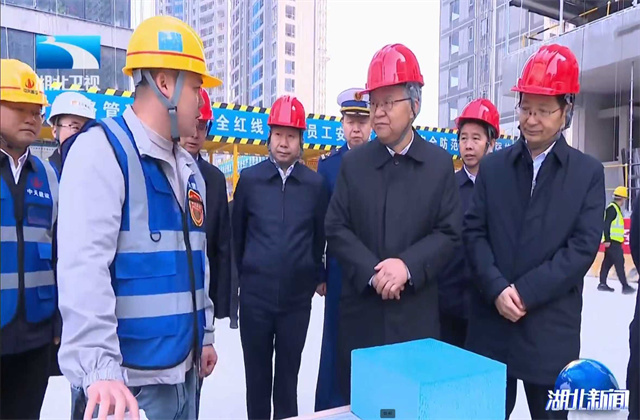 湖北省省委副书记、省长李殿勋到z6尊龙凯时六建项目调研冬季火灾防控暨高层建筑消防安全工作